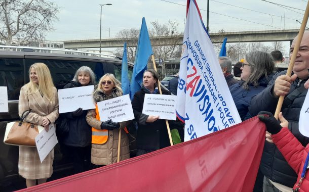 Sindikalni protest ispred Republičkog geodetskog zavoda: Protiv torture i korupcije