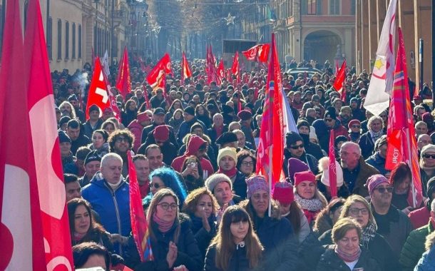 Generalni štrajk u Italiji: Pola miliona građana protiv novog vladinog budžeta