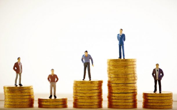 EKS: Kolaps potrošnje lečiti povećanjem plata, a ne podizanjem kamata