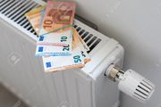 EKS o sve skupljoj energiji: Vodećim naftnim kompanijama 80 miliona evra ekstraprofita dnevno